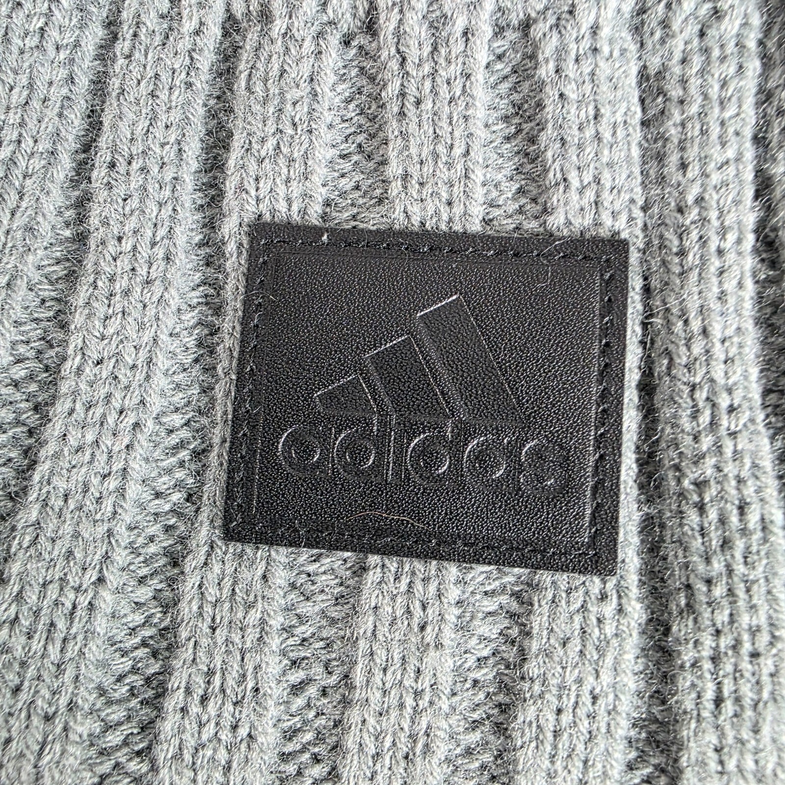 Adidas Beanie Hat – Ribbed Knit – Solid Gray – OSFM – Leather Patch – Streetwear