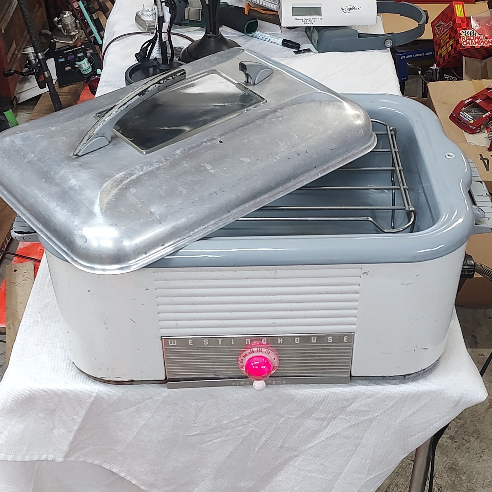 Westinghouse 1250W Electric Roaster Oven w/ Lid, Rack & Insert Pan 120V Metal