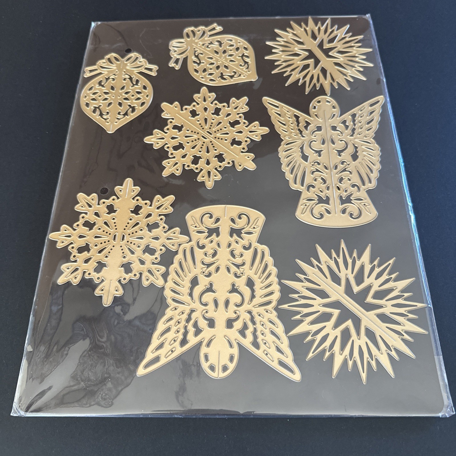 Anna Griffin Christmas Ornament Dies w/Magnetic Mat