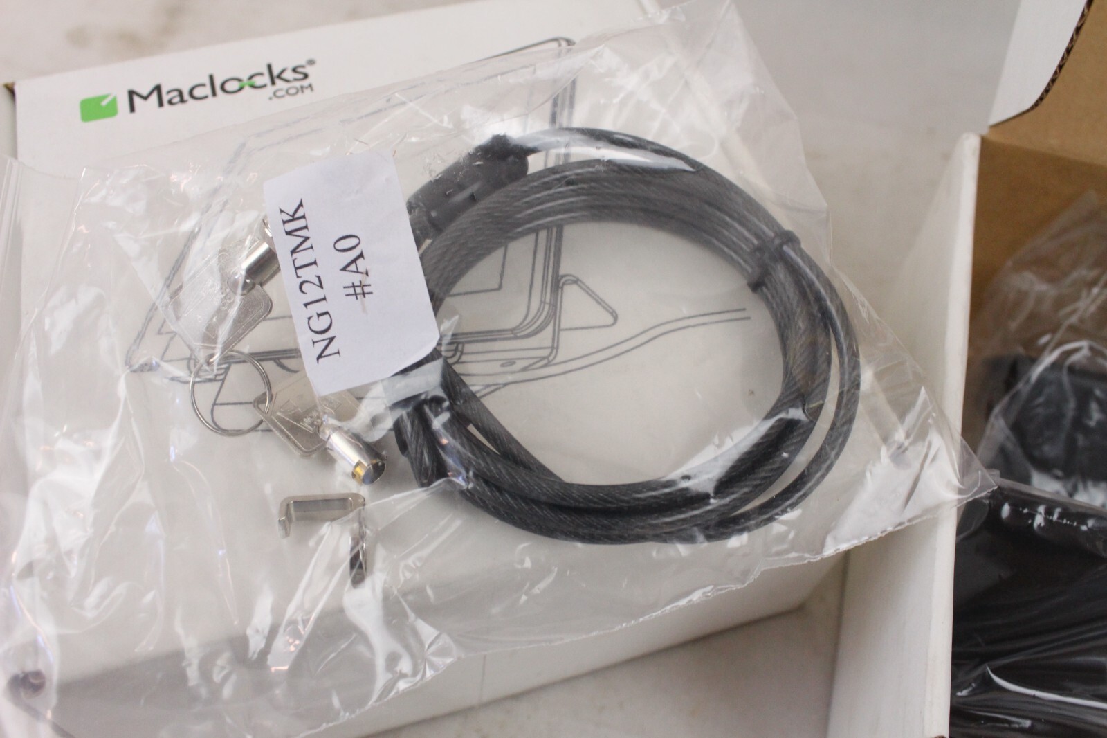 2 NEW Maclocks CL12UTH BB Universal Tablet Lock Security Holder Key Black 44C