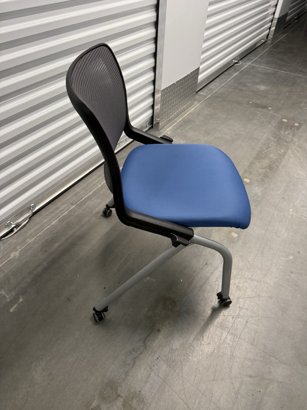 Hon Motivate Seating Nesting Flex-back Stack Chair - Fabric Blue Seat