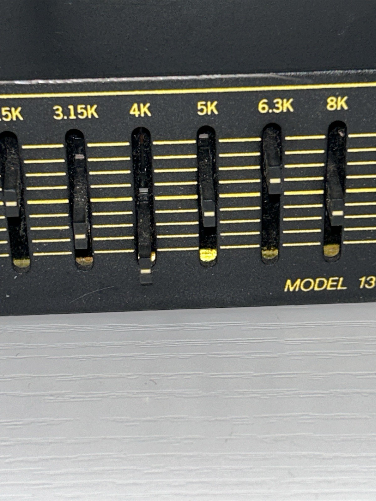 EUC AB INTERNATIONAL MODEL 131 RACK GRAPHIC EQUALIZER, READ