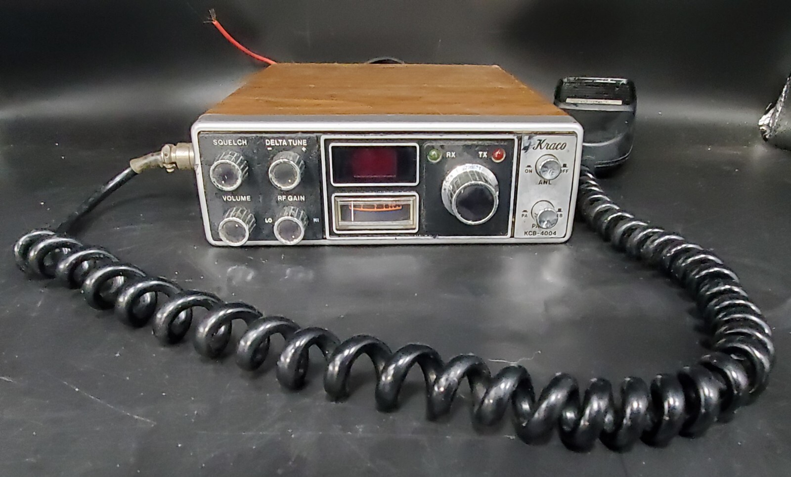 Kraco KCB-4004 40 Channel CB Radio Working *R