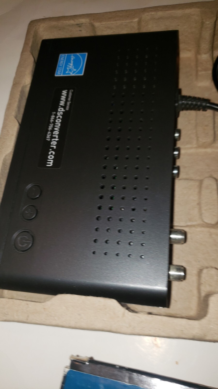 Digital Stream DTX9950 Analog Pass-Through DTV Converter Box