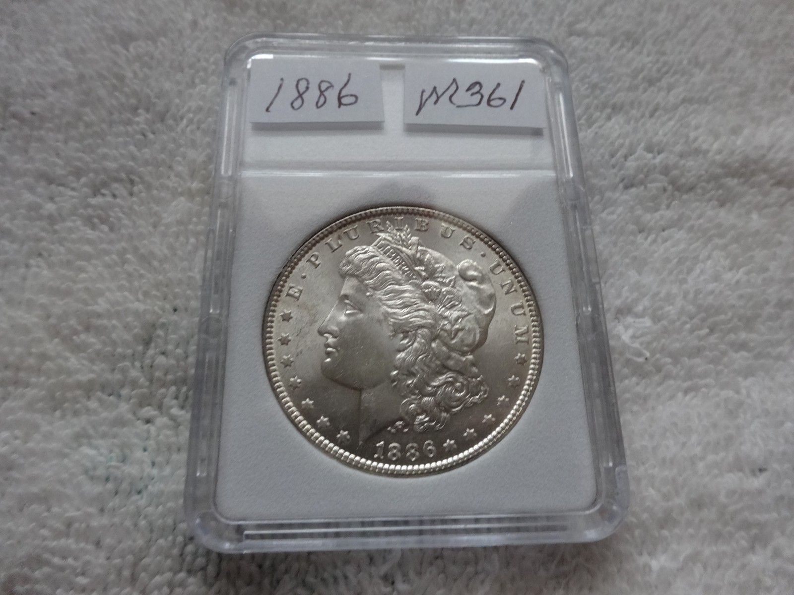 1886  MORGAN DOLLAR--EXCELLANT DETAIL 90% SILVER (M361))