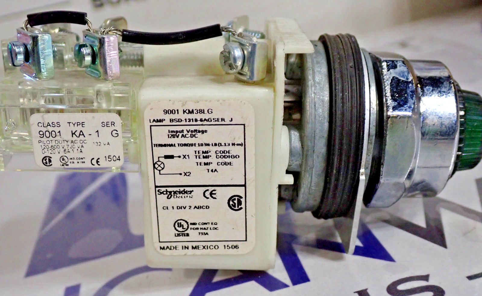 Schneider Electric 9001KM38LG GREEN Push Button 30mm Type KA  - TESTED