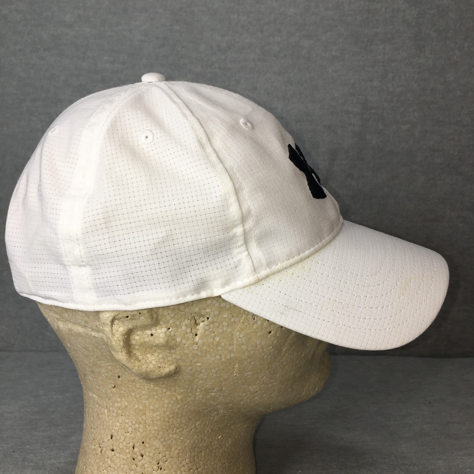 Under Armour Golf UA Microthread Hat Cap White Adjustable