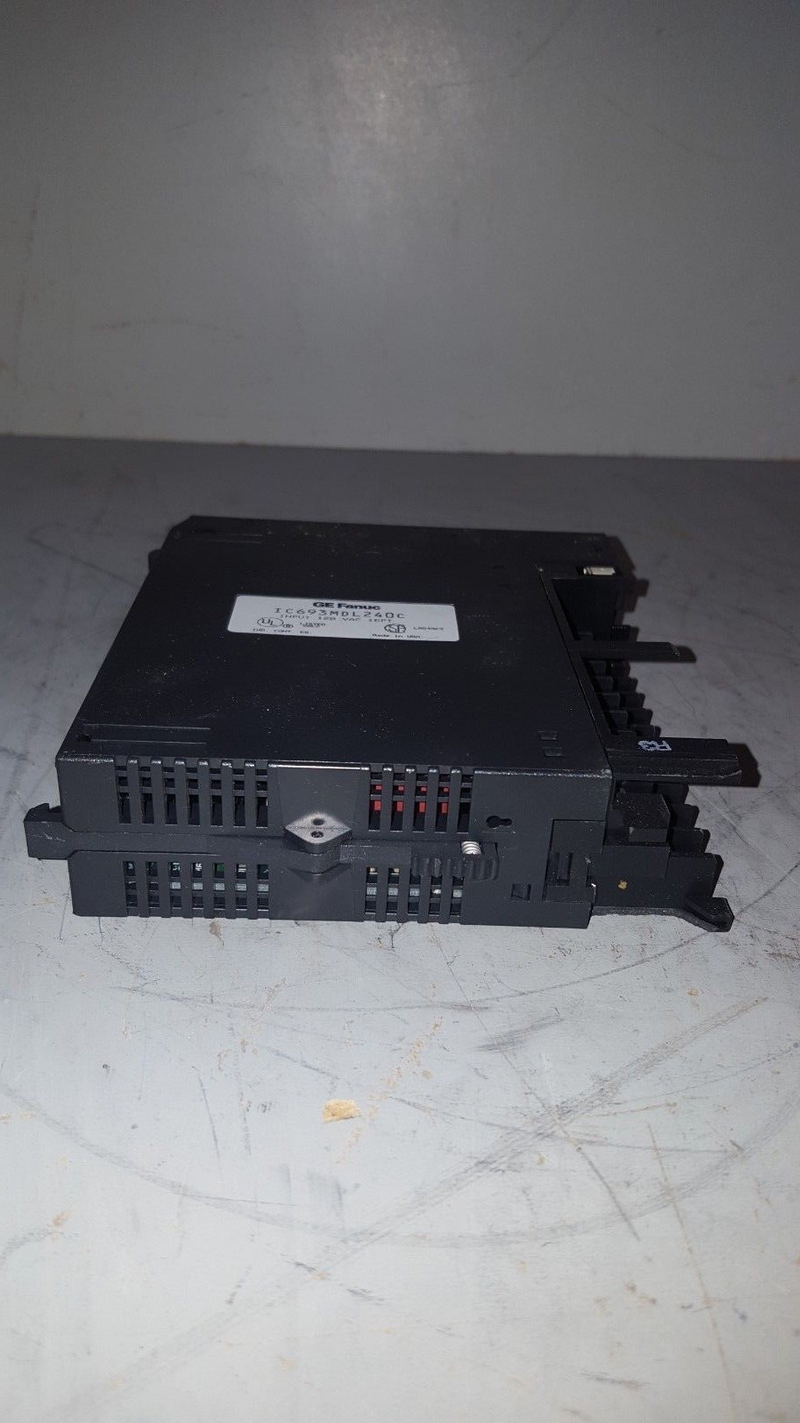 GE Fanuc Input Module, 120VAC, 16PT, IC693MDL24OC