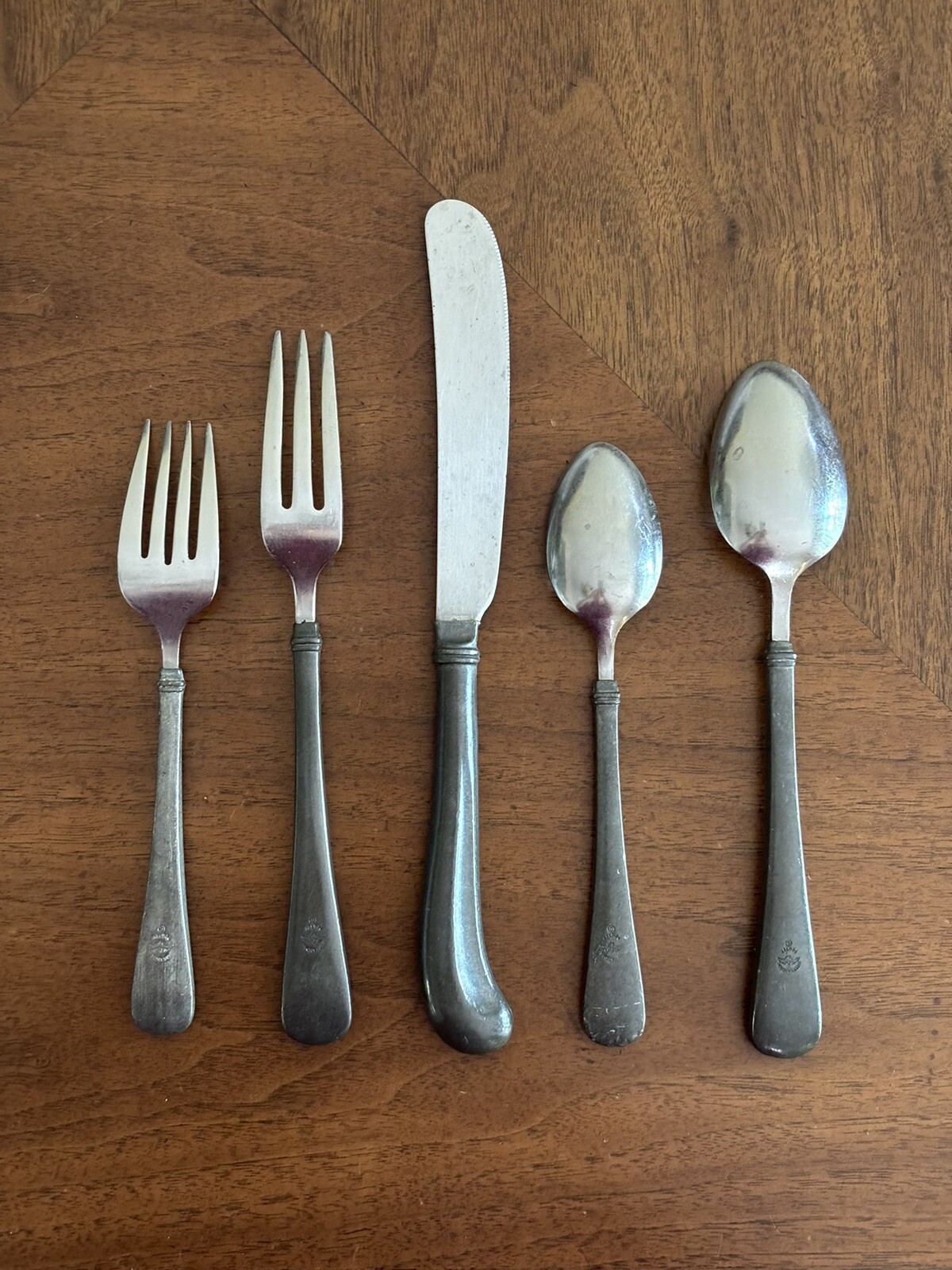 International Pewter Fairfield Flatware 5 piece Place Setting