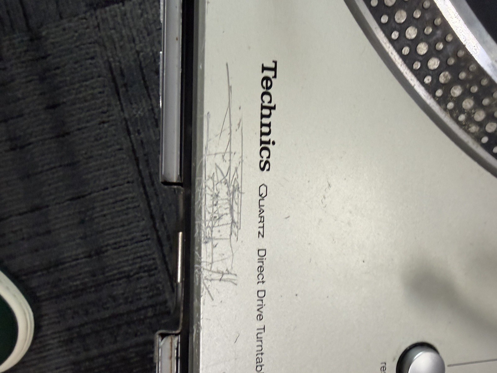 Technics Quartz Direct Drive Turntable SL-1200M3D With Gig Case
