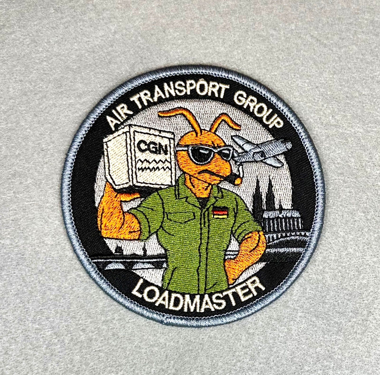 RARE AND FABULOUS AIR TRANSPORT GROUP LOADMASTER EMBROIDERED IRON-ON PATCH...