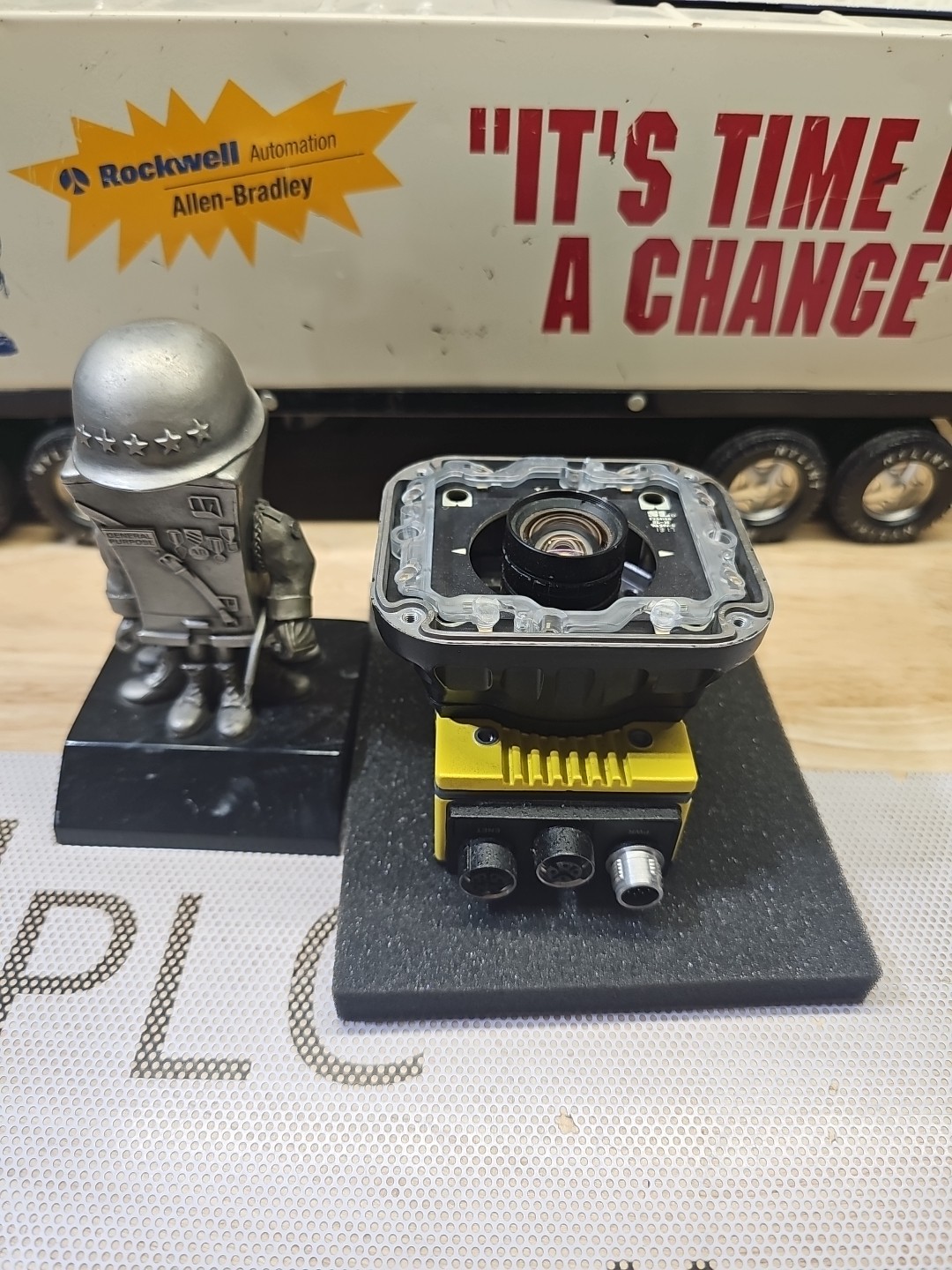 Cognex IS7800M-363-50 Insight Vision Camera Real Pictureres!!