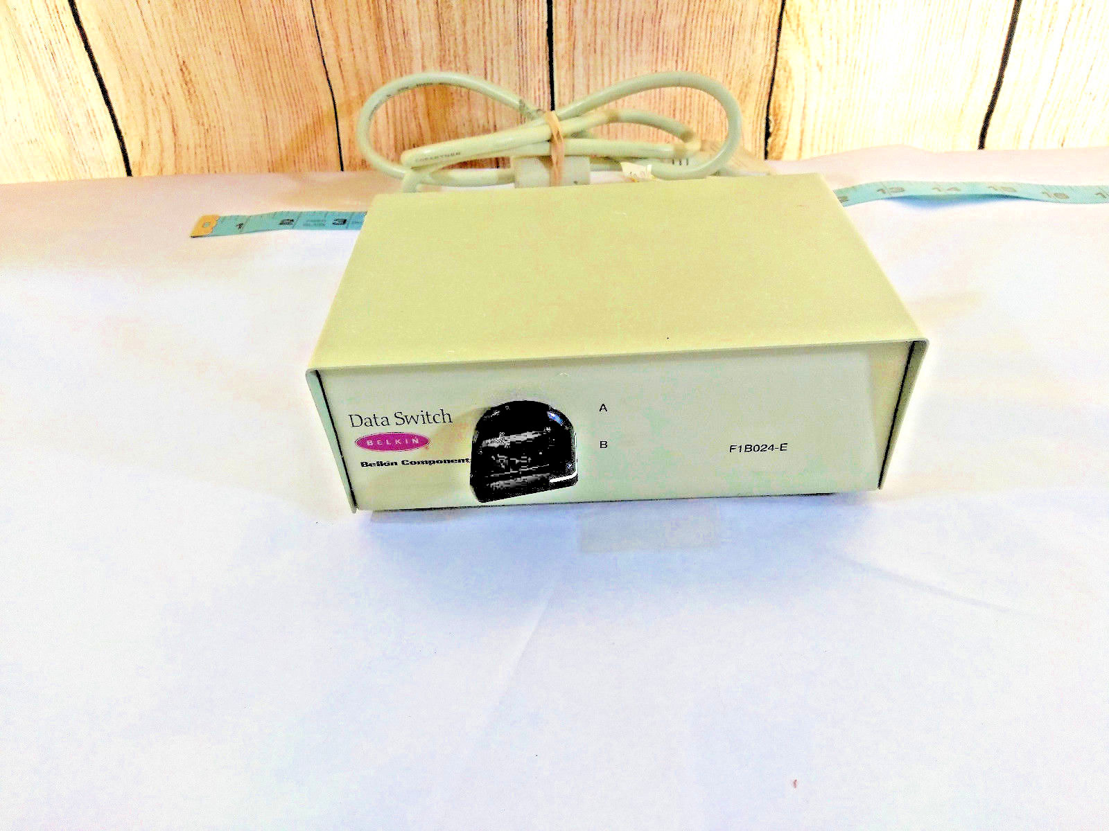 Belkin  Rotary Data F1B024E  2-Ports External Switch TESTED