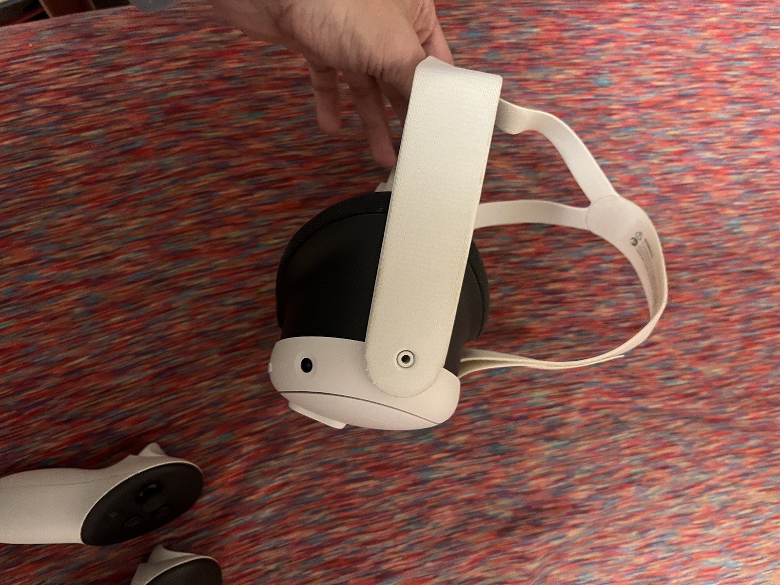 Oculus Quest 3 w/(case and charger)
