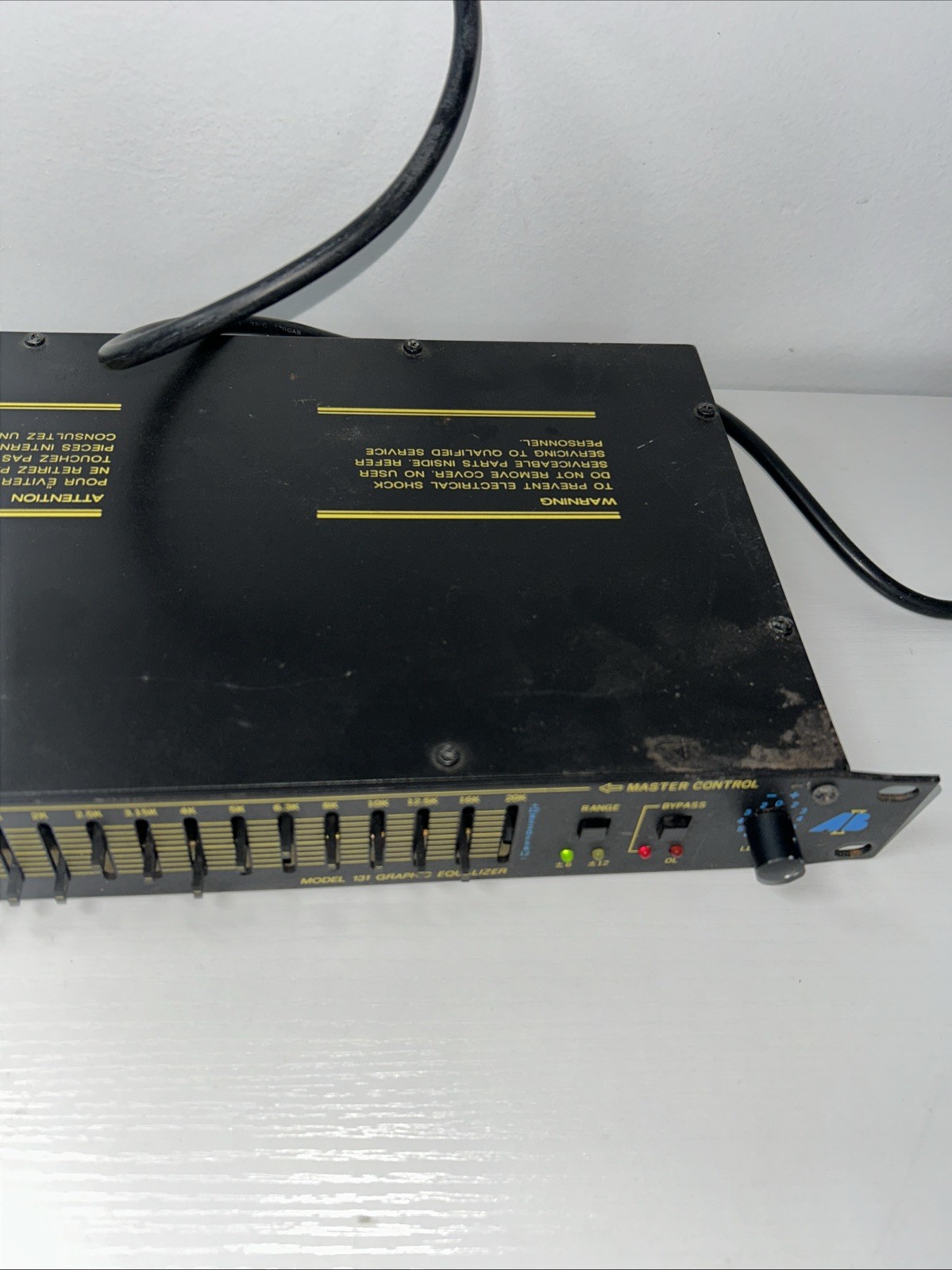 EUC AB INTERNATIONAL MODEL 131 RACK GRAPHIC EQUALIZER, READ