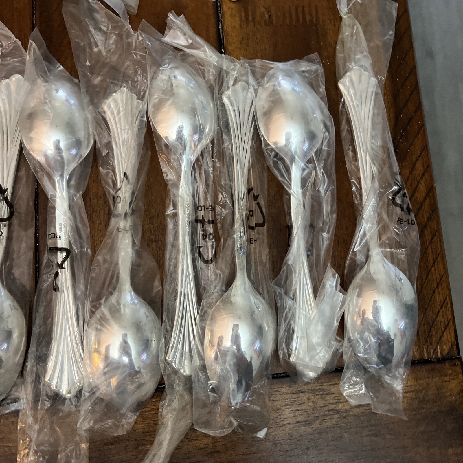 WM ROGERS & SON ROYAL PLUME 62 PIECE FLATWARE SET