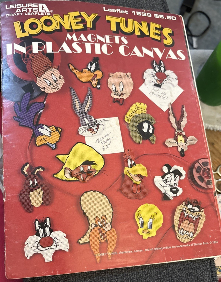 Vtg Rare Leisure Arts LOONEY TUNES MAGNETS IN PLASTIC CANVAS Leaflet 1539