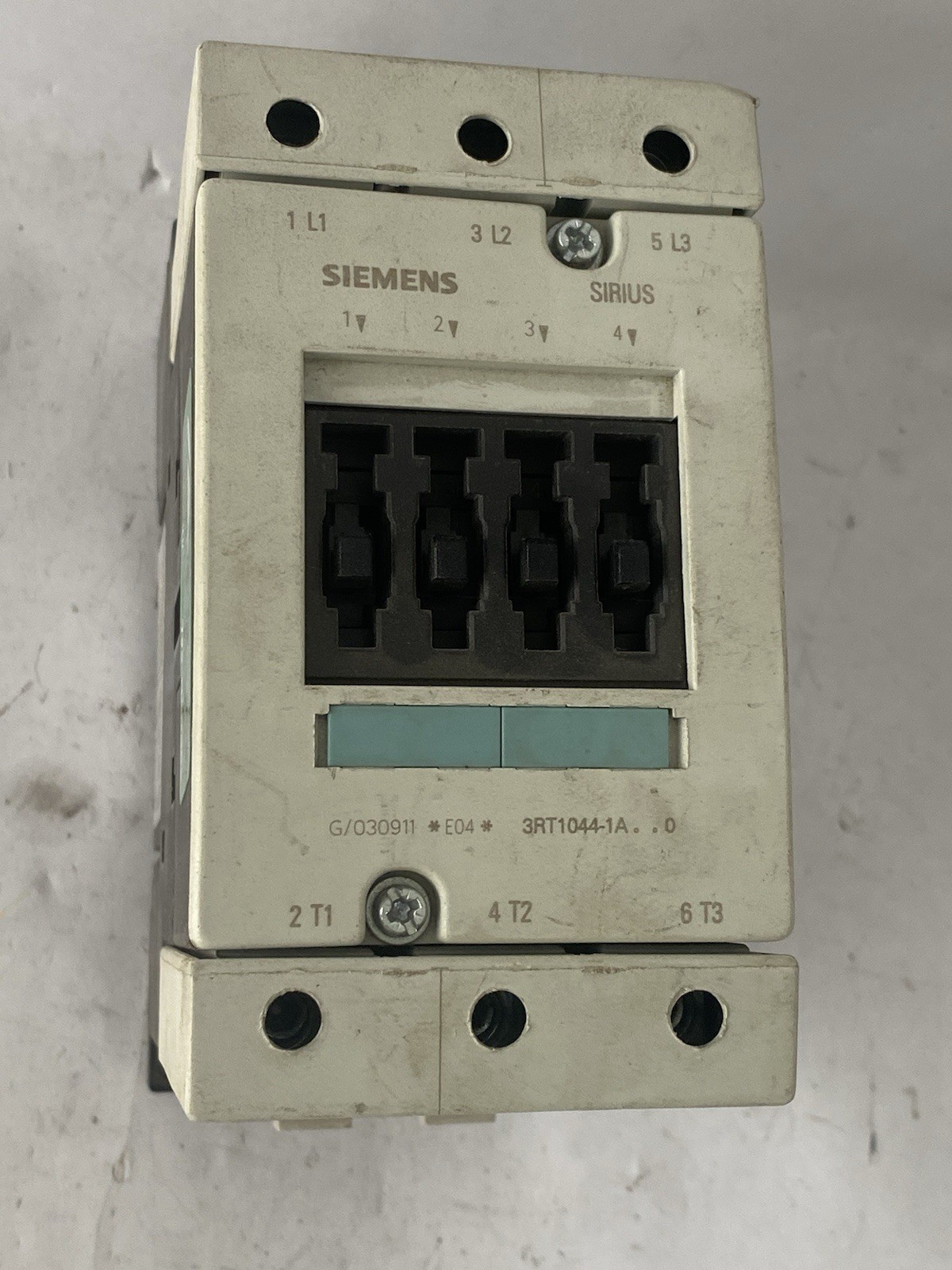 Siemens 3RT1045-1AK60 3-Pole Lighting Contactor