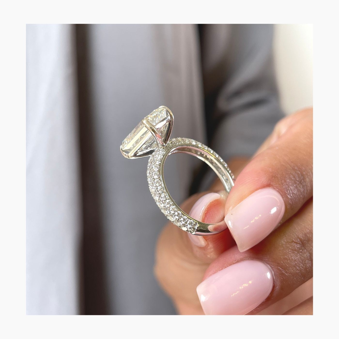 Diamond Engagement Ring Emerald IGI Certified VS1 F 4.2 Carat 14K White Gold