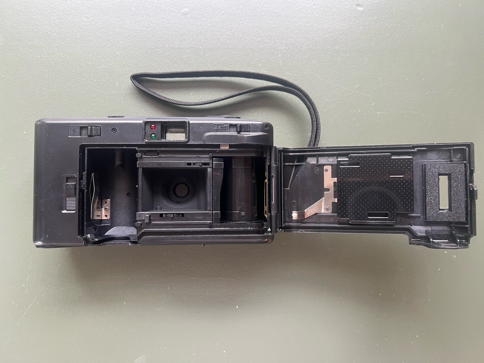 Vivitar PS:20 35mm Point n’ Shoot Camera | Not Tested | Missing Front Cap