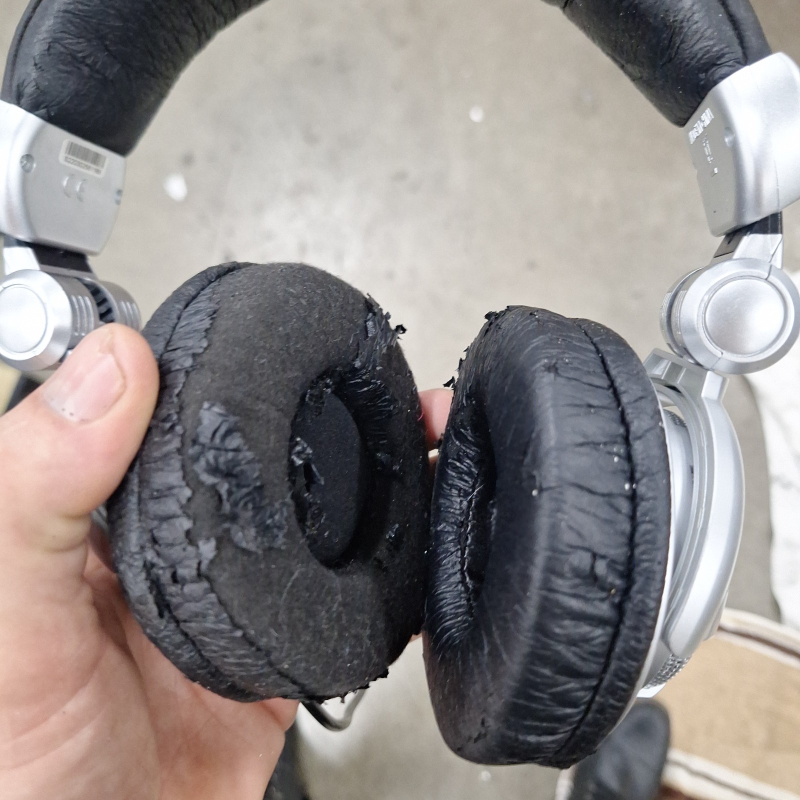 Behringer HPX2000 Folding Stereo Headphones - Silver