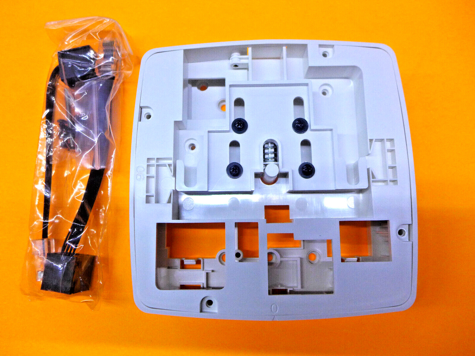 New AP-200-MNT-W2 Wall Mount For Wireless Access Point HYHCY