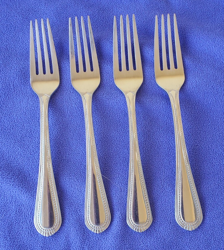 4-Oneida COUNTESS Glossy  DINNER FORKS  7 3/4"