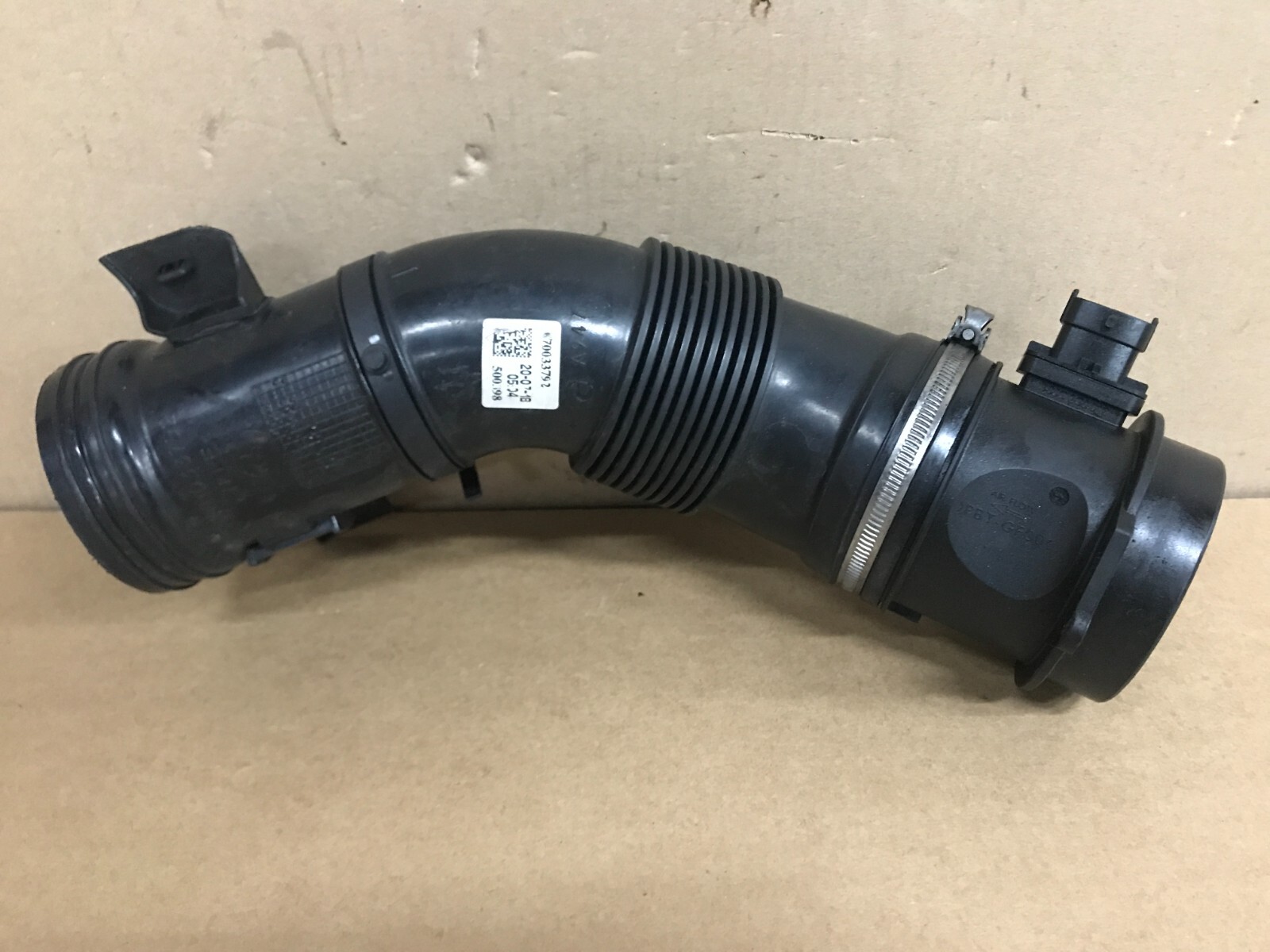 MASERATI  LEVANTE 3.0 AIR INTAKE PRESSURE PIPE   670005091   2019 - 2024 - D1083