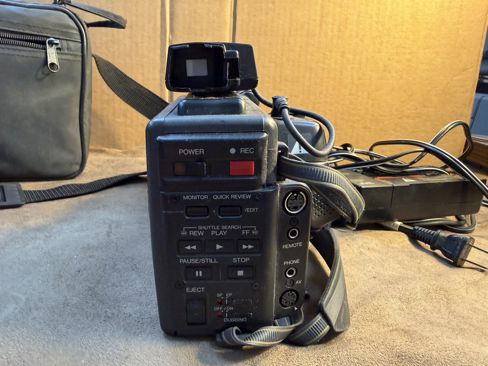 JVC Camcorder GR-S77E VHS-C Camcorder, As Is, Powers On Read Description
