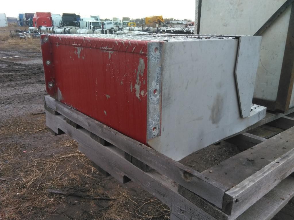 Replaces 2001 PETERBILT 379 TOOL BOX , MT