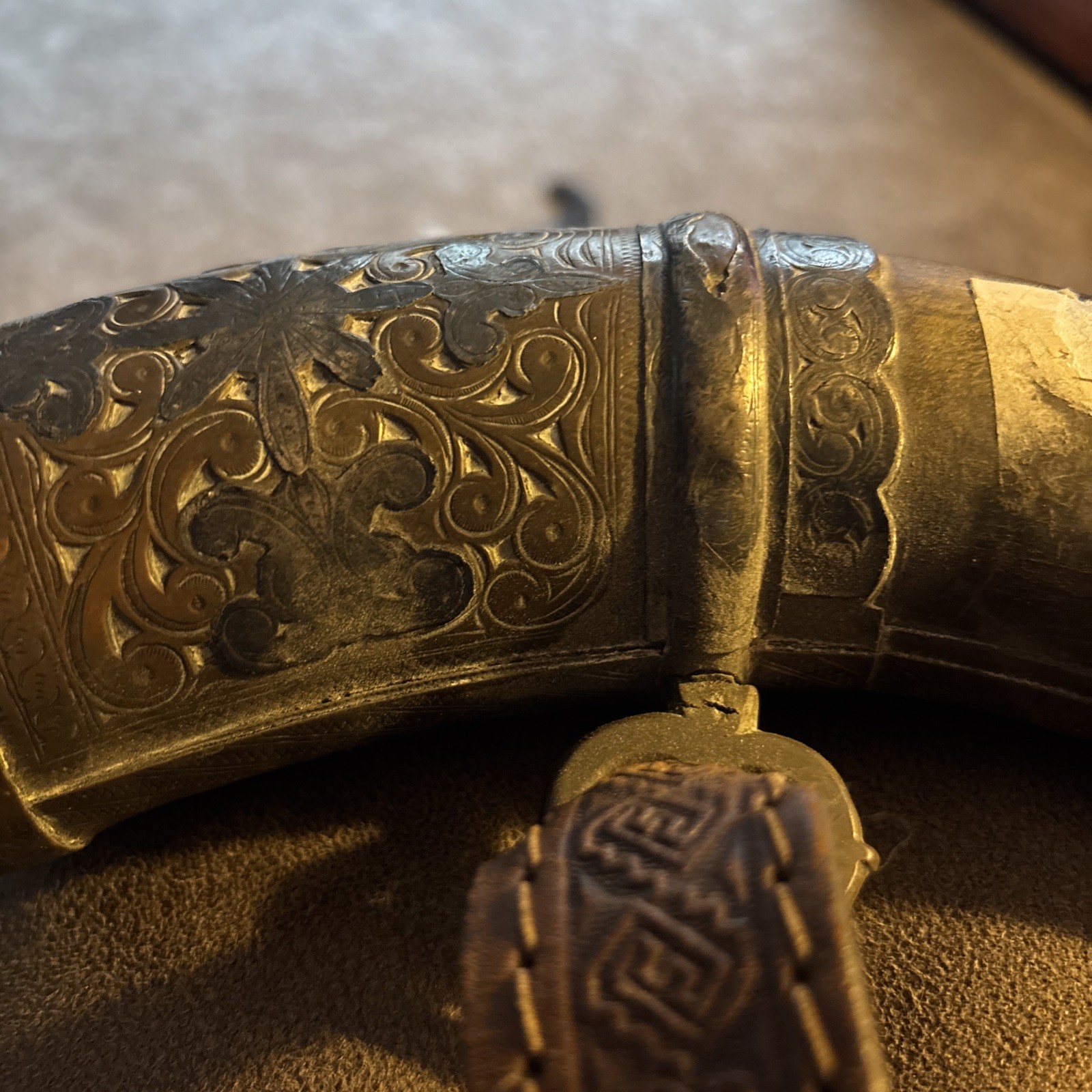 Vtg 12” Moroccan Wood POWDER HORN w/Brass Fittings & Leather Strap, Intricate