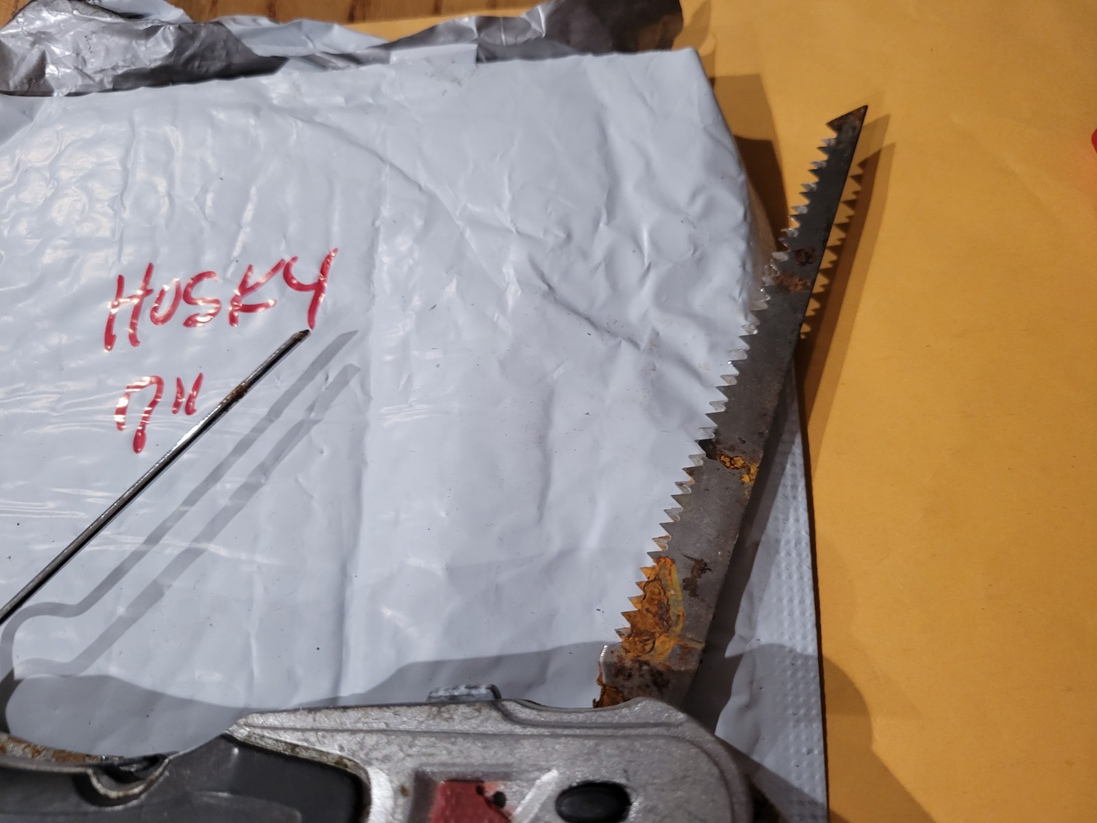 HUSKY 7" MULTI TOOL/KNIFE/ FISHING TOOL GOOD SHAPE