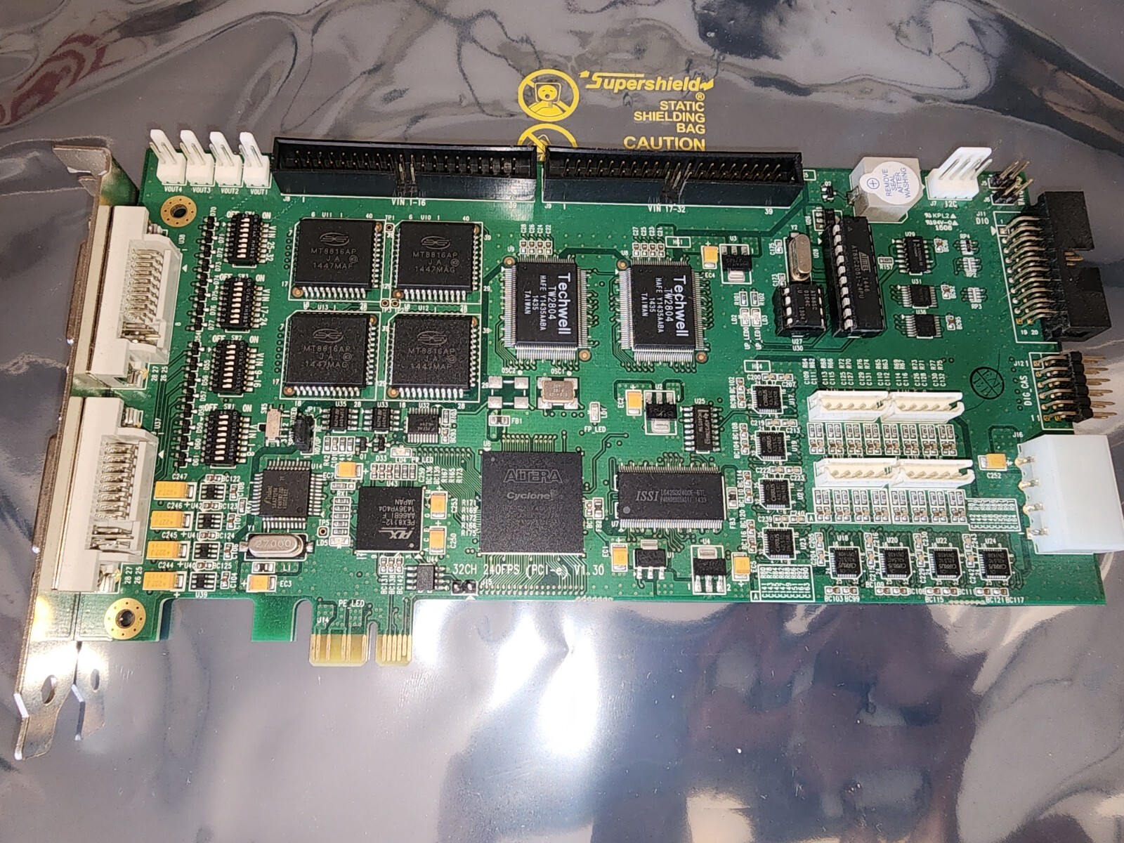 32 CH GEOVISION DESKTOP DVR NVR PCI-e CARD 240fps GV900 GV1000 Watchdog NO Cords