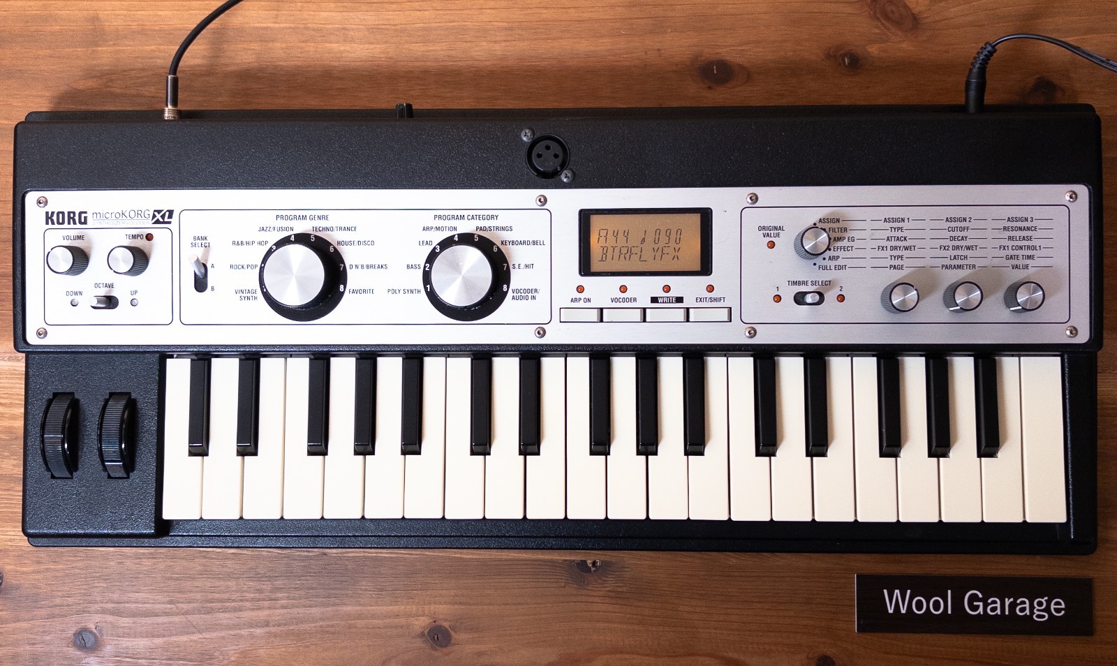 Korg microKORG XL Synthesizer w/ Adapter Tested Working Cleaned No Mic