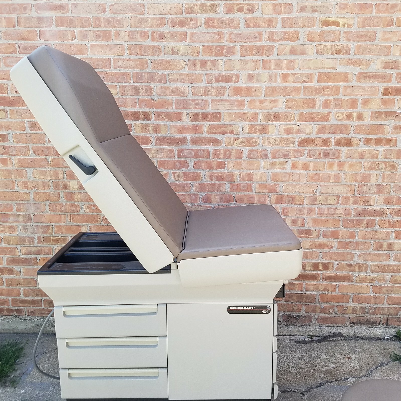 Midmark 404 Full Featured Exam Table with Free matching stool