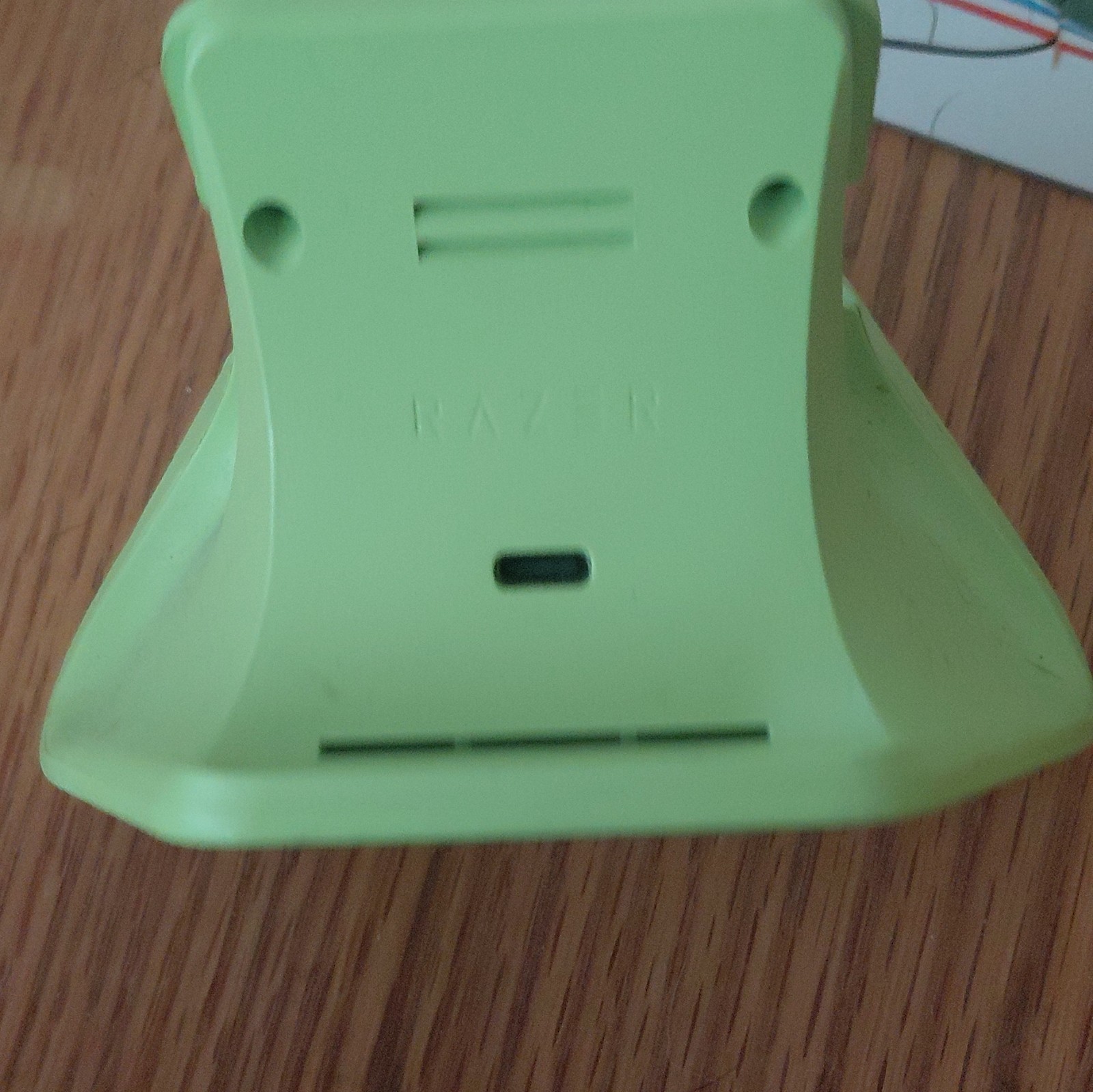 Razer Universal Quick Charging Stand for Xbox One Controller Green RC21-0175