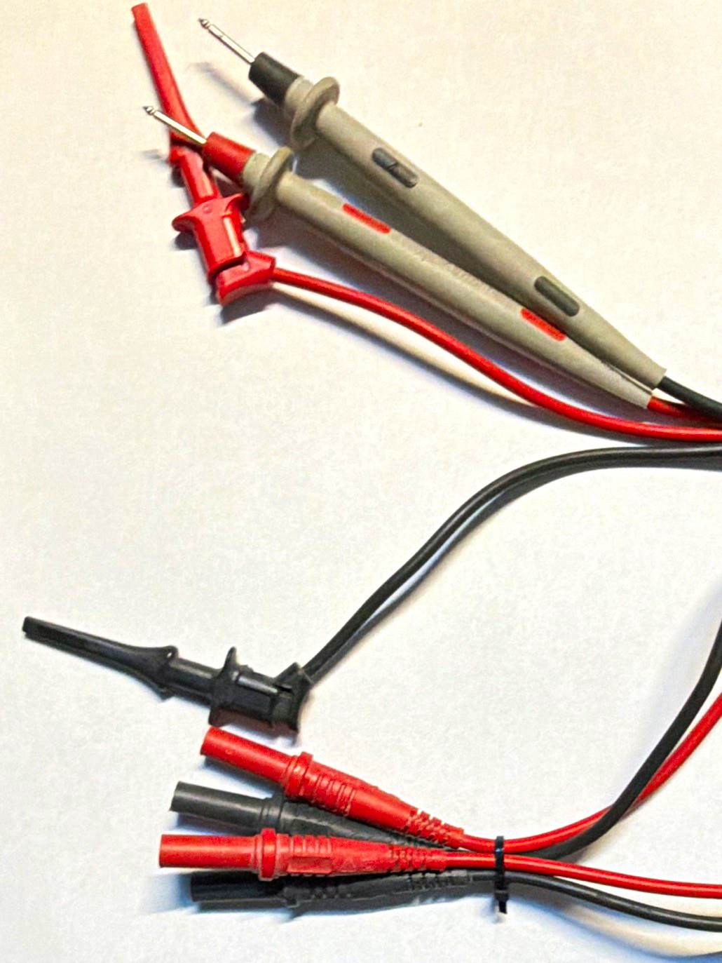 Red & Black Multimeter Test Leads Pin Tip Probes PVC w/ 4mm Shrouded Plugs