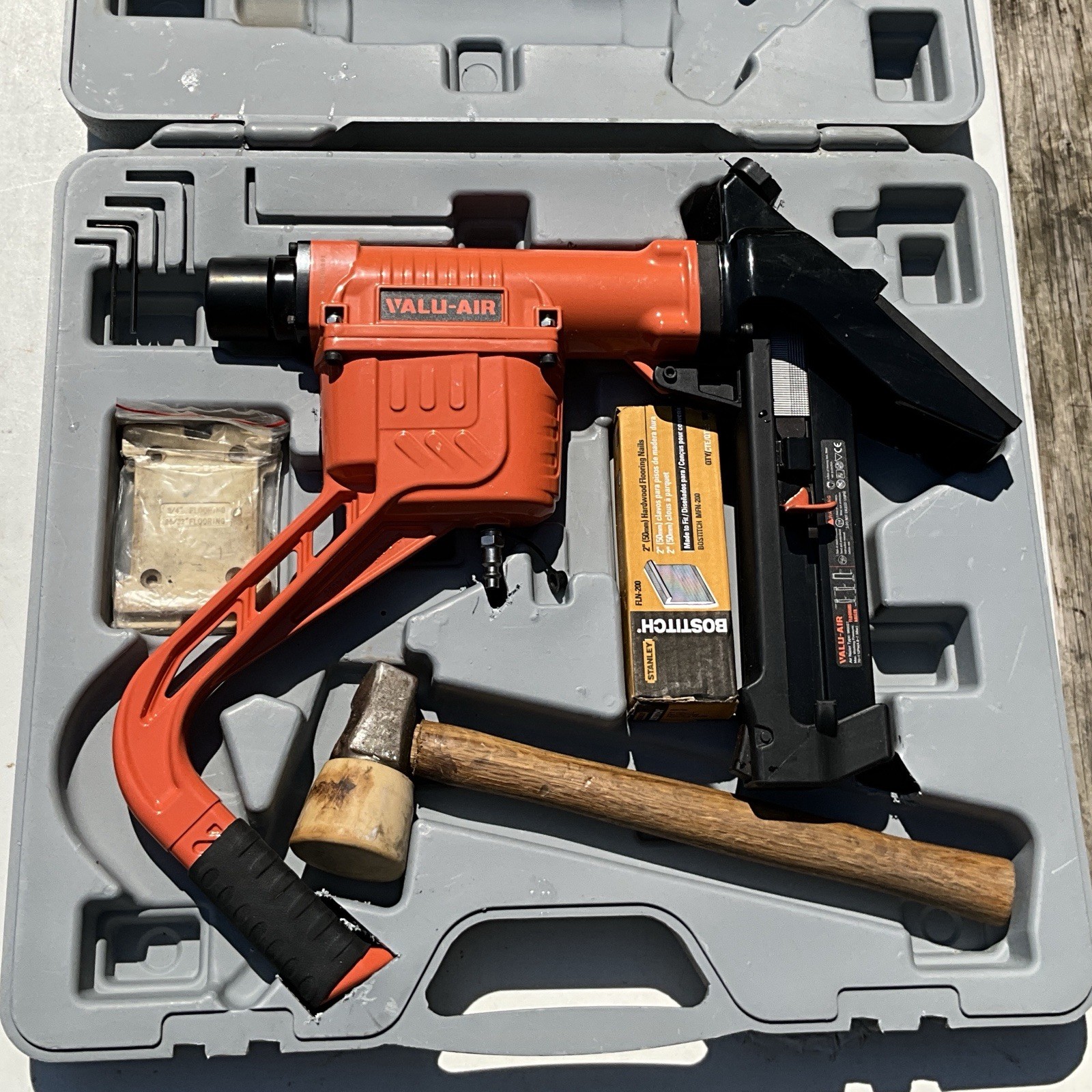 VALU-AIR 9800rc Pneumatic Flooring Nailer & Stapler For 16ga T & L Cleats