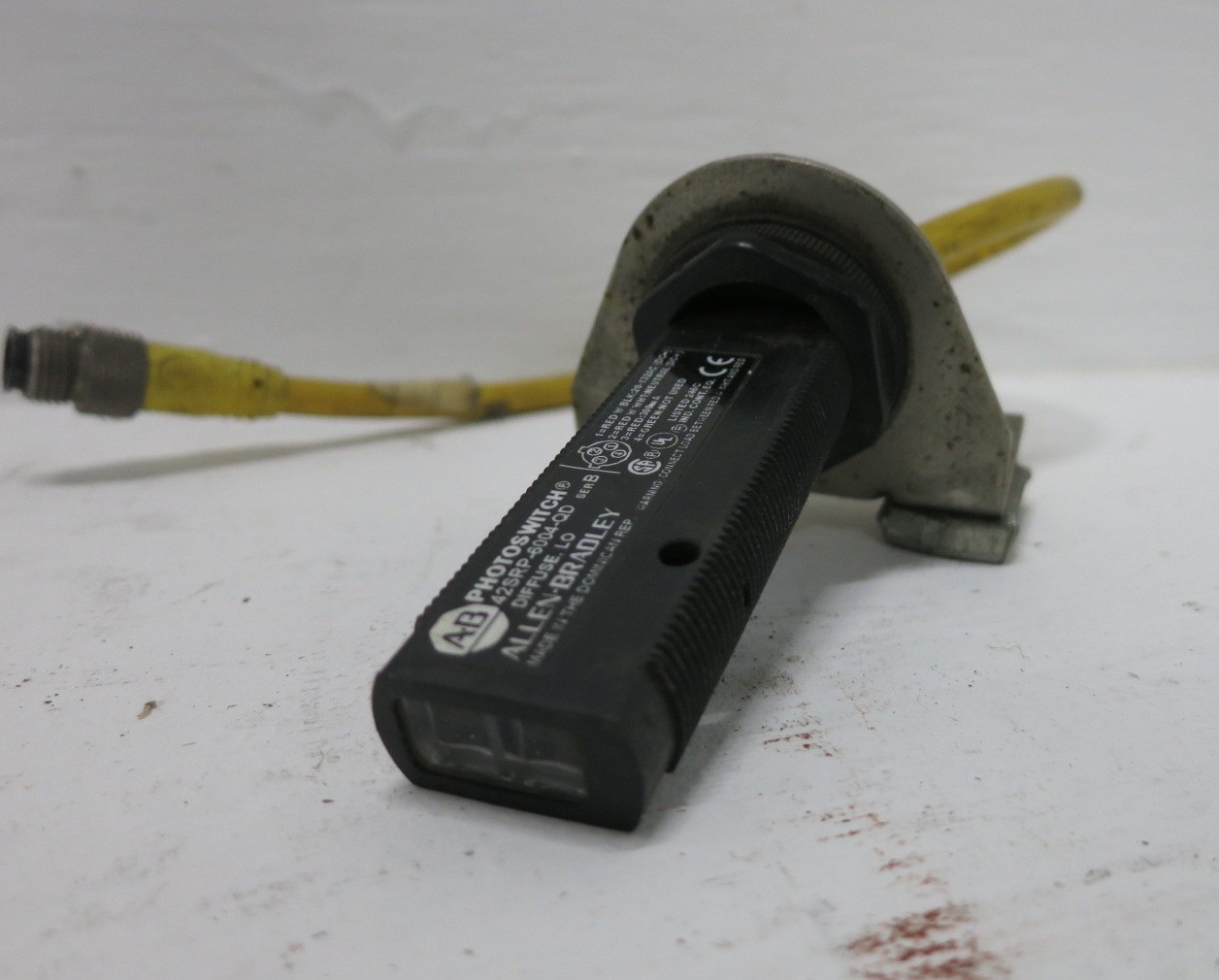 Allen Bradley 42SRP-6004-QD Ser B Photo Switch Diffuse Control Light Operate