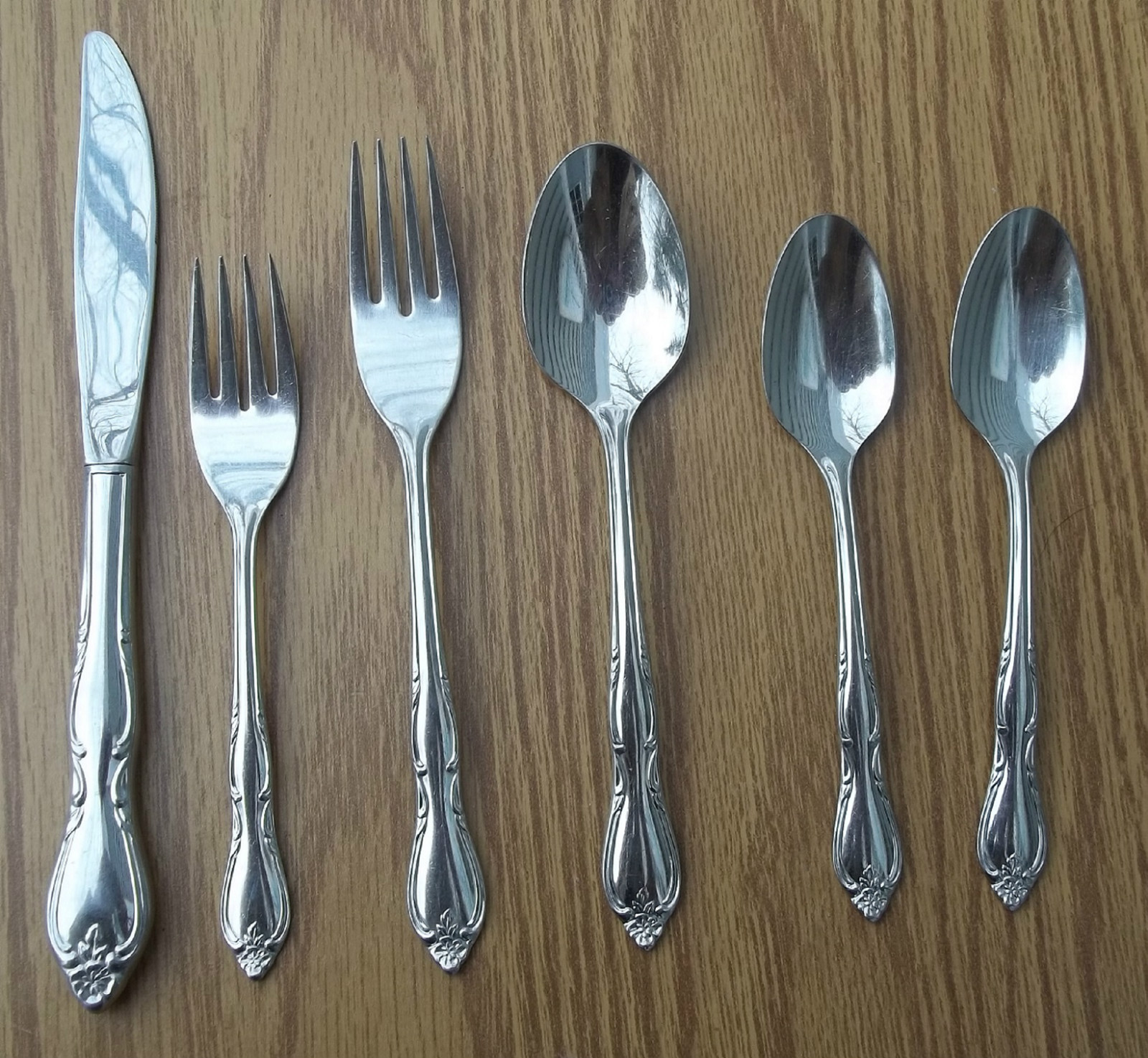 MONTCLAIR Pattern 6 Piece Place Set By Wm A Rogers Stainless Flatware