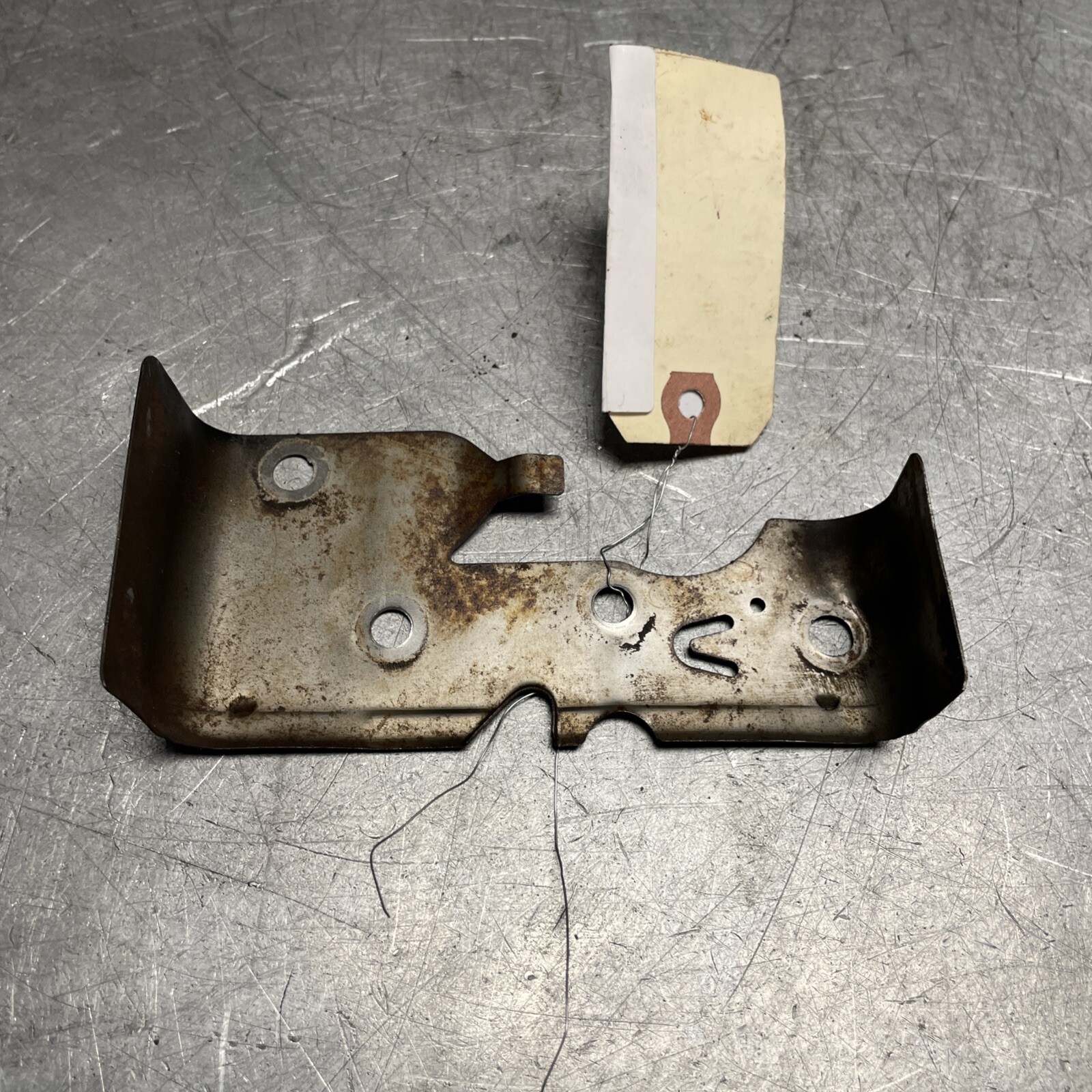 OEM GOOD USED 5HP BRIGGS HORIZONTAL 130212-1926-01 GOVERNOR SHIELD 694514