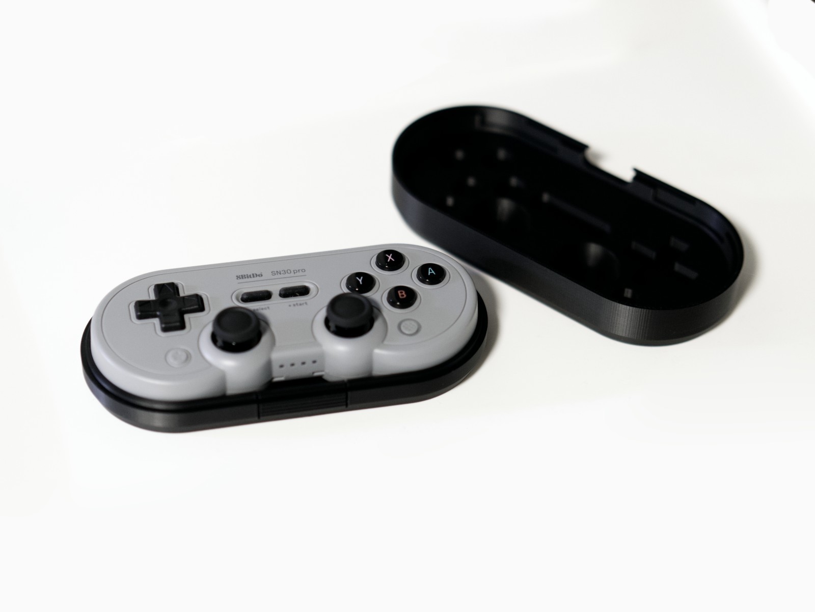 V2.0 Slim Hard Shell Travel Case for 8BitDo SN30 Pro Bluetooth Gamepad (Black)