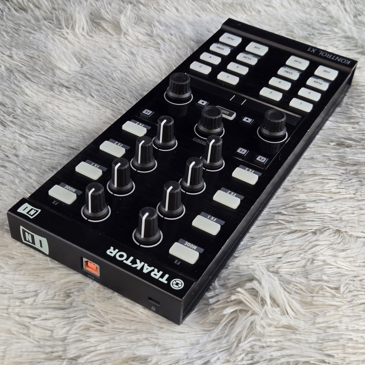 Native Instruments Traktor Kontrol X1 MK2 DJ FX Controller USB MIDI w/Box Tested
