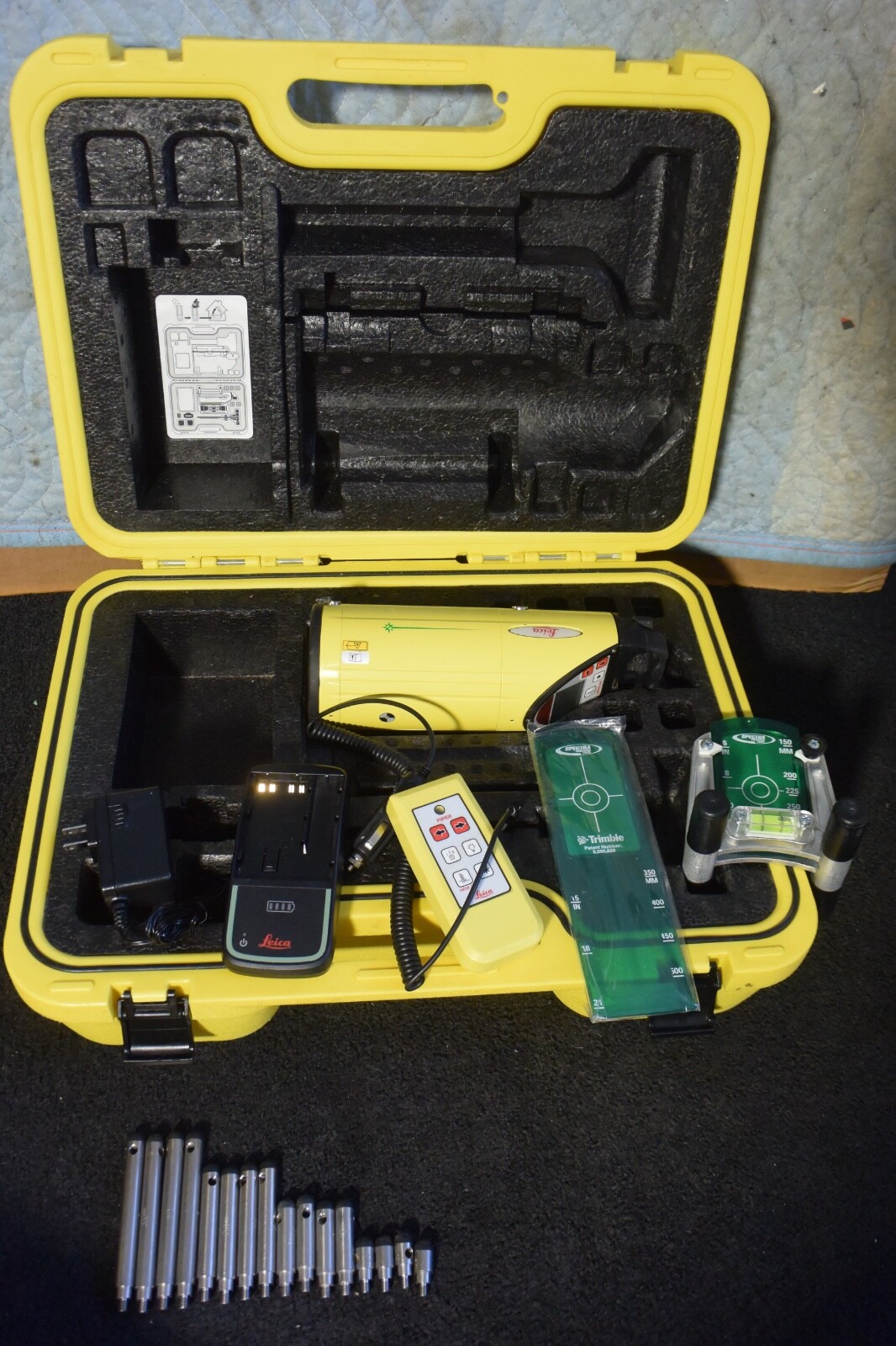 Leica Model Piper 200G Green Beam Straight Pipe Laser with 4 Sets of Legs CLEAN!