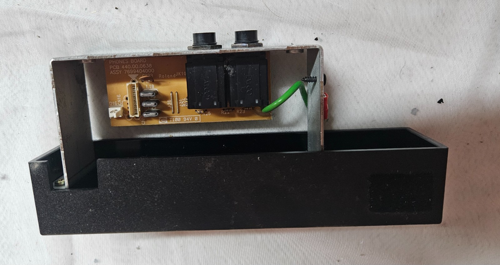 ROLAND KR-75 Keyboard Side Support Bracket w HEADPHONES JACKS PCB