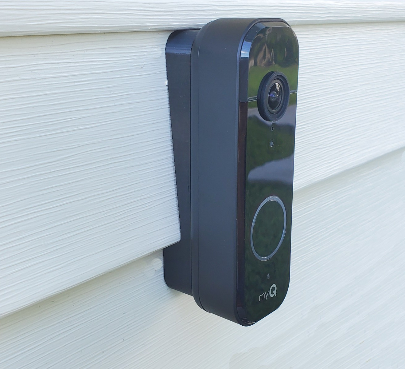 CHAMBERLAIN myQ Video Doorbell 2K 4" Vinyl Siding Mounting Wedge Adapter