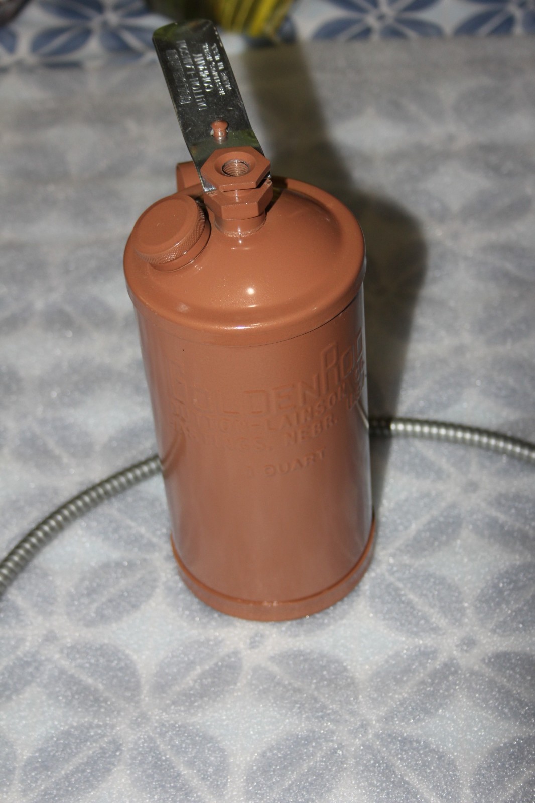 GOLDENROD  1 Quart OIL CAN PUMP  with Nozzle  NOS   USA