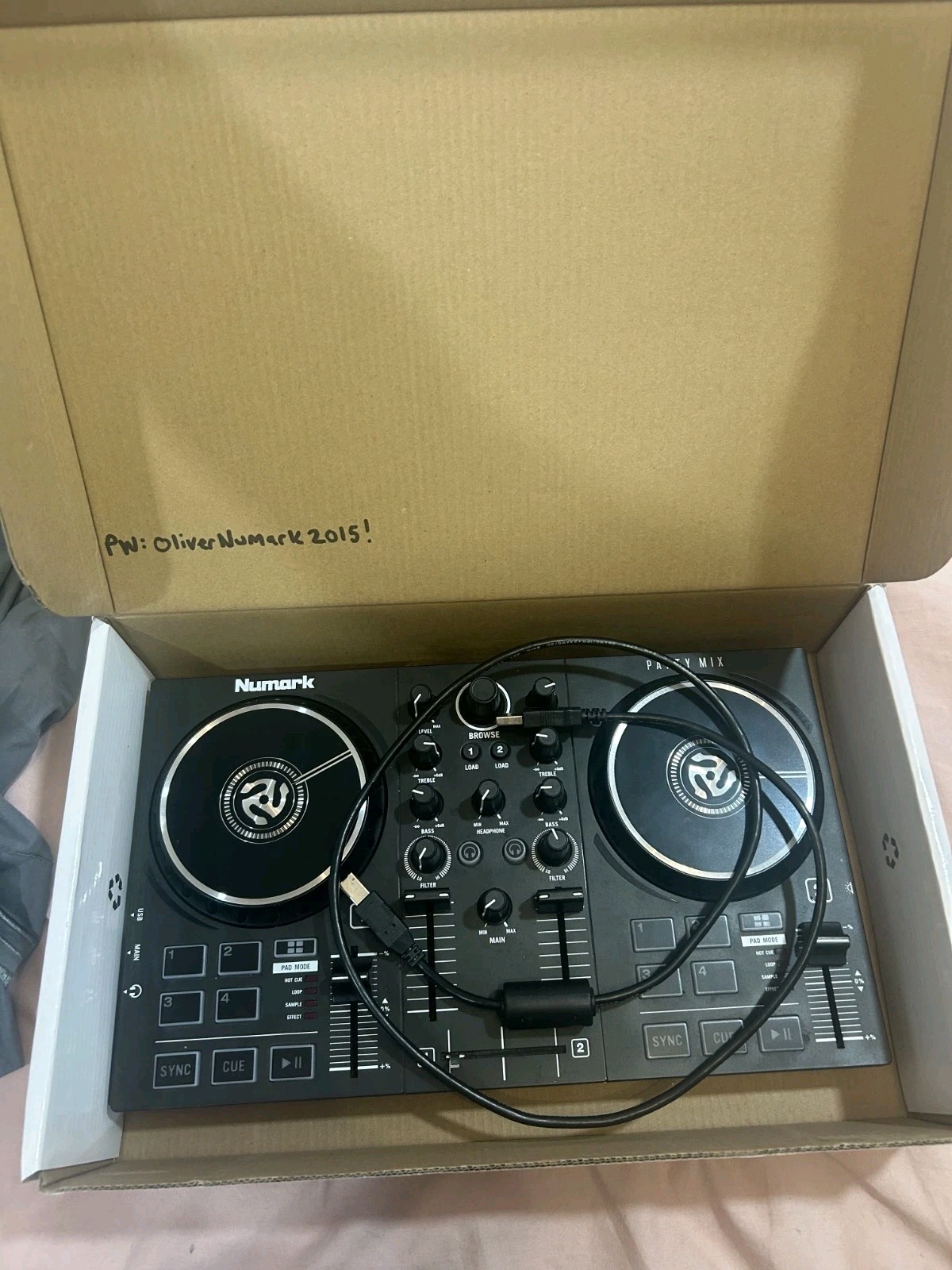 Numark Party Mix 2-Channel DJ controller