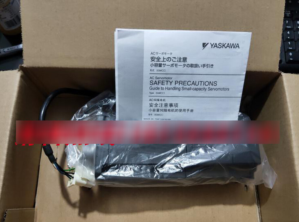 1pcs NEW in Box Yaskawa SGMAH-08AAF4C Servo Motor
