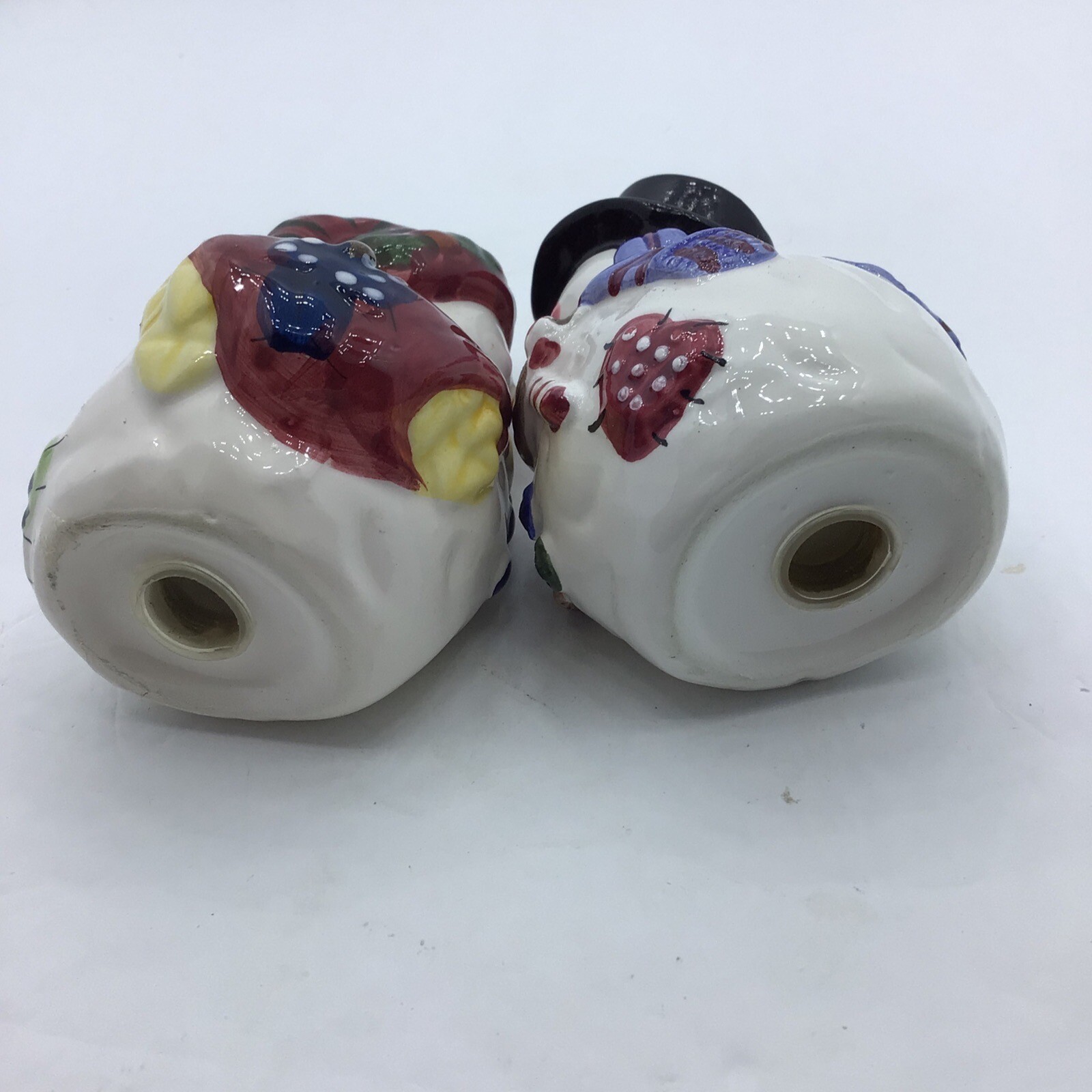 Hugging Snowmen Ceramic Salt and Pepper Shakers